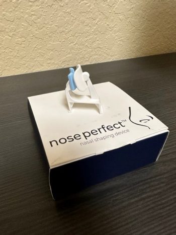 Nose perfect device on packaging